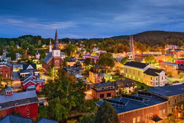 Why More Experienced Physicians Move Towards Smaller Communities 